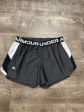 Under Armour Athletic Shorts Size Medium